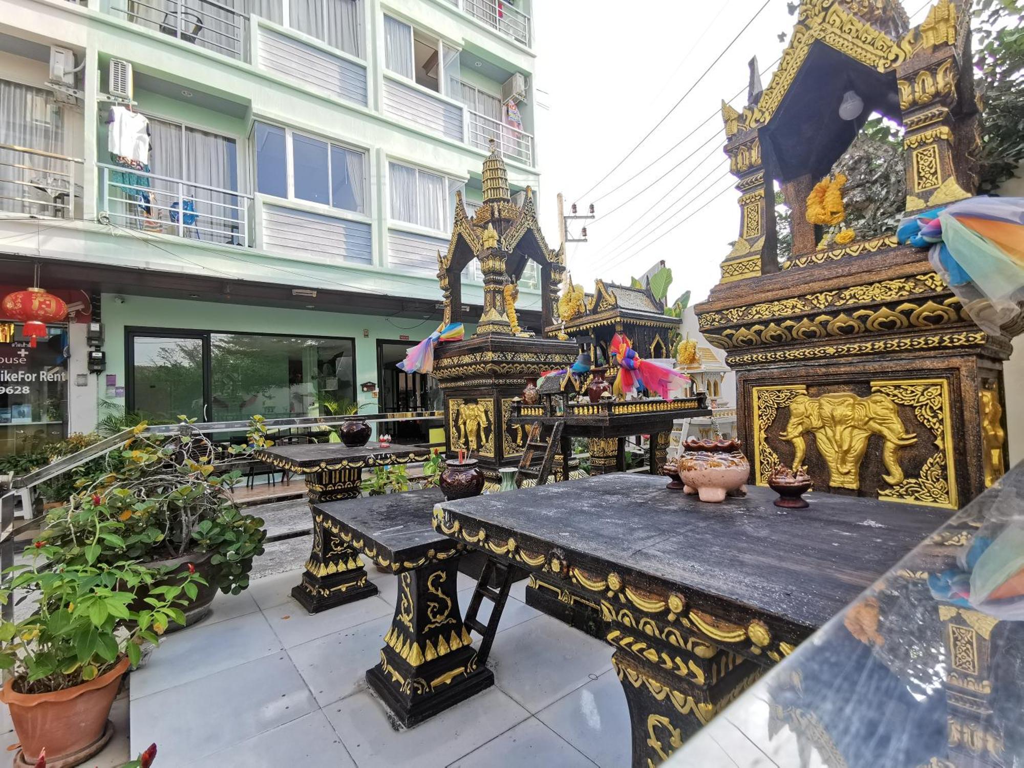 Lanting Hotel Patong Exterior photo