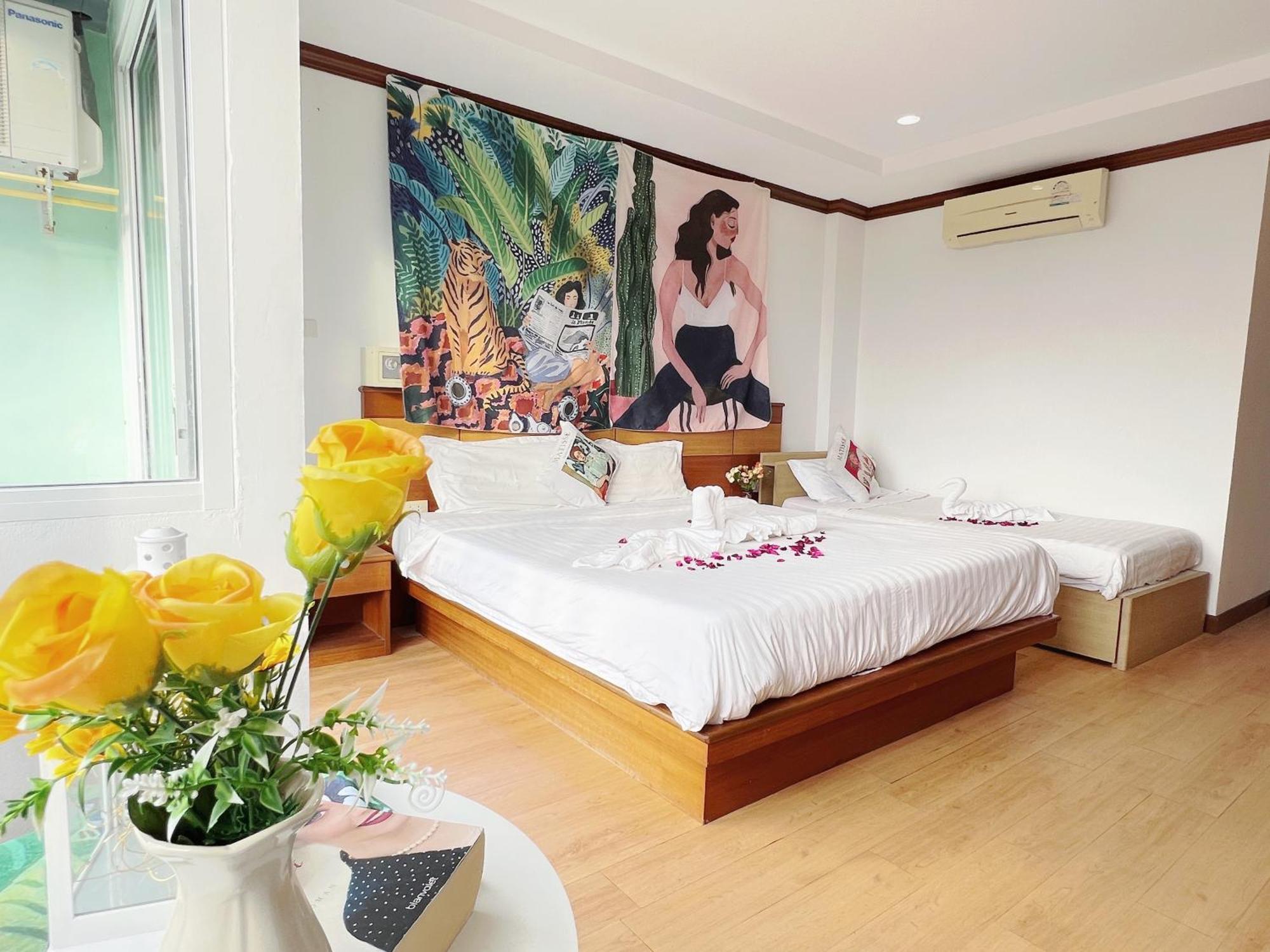 Lanting Hotel Patong Exterior photo