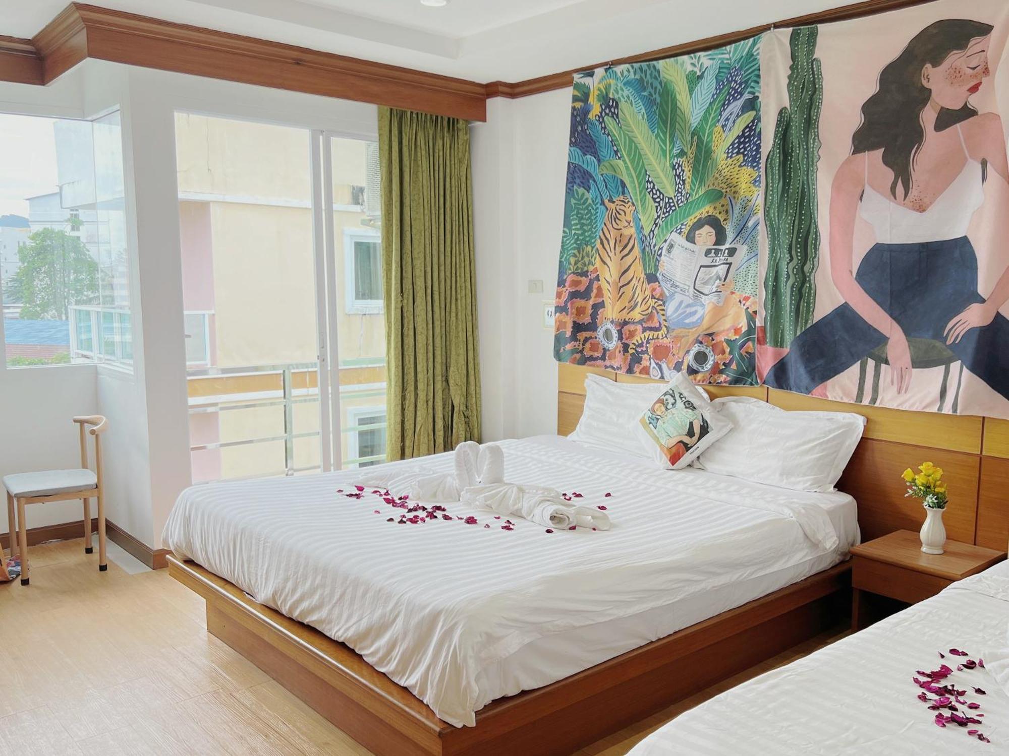Lanting Hotel Patong Exterior photo