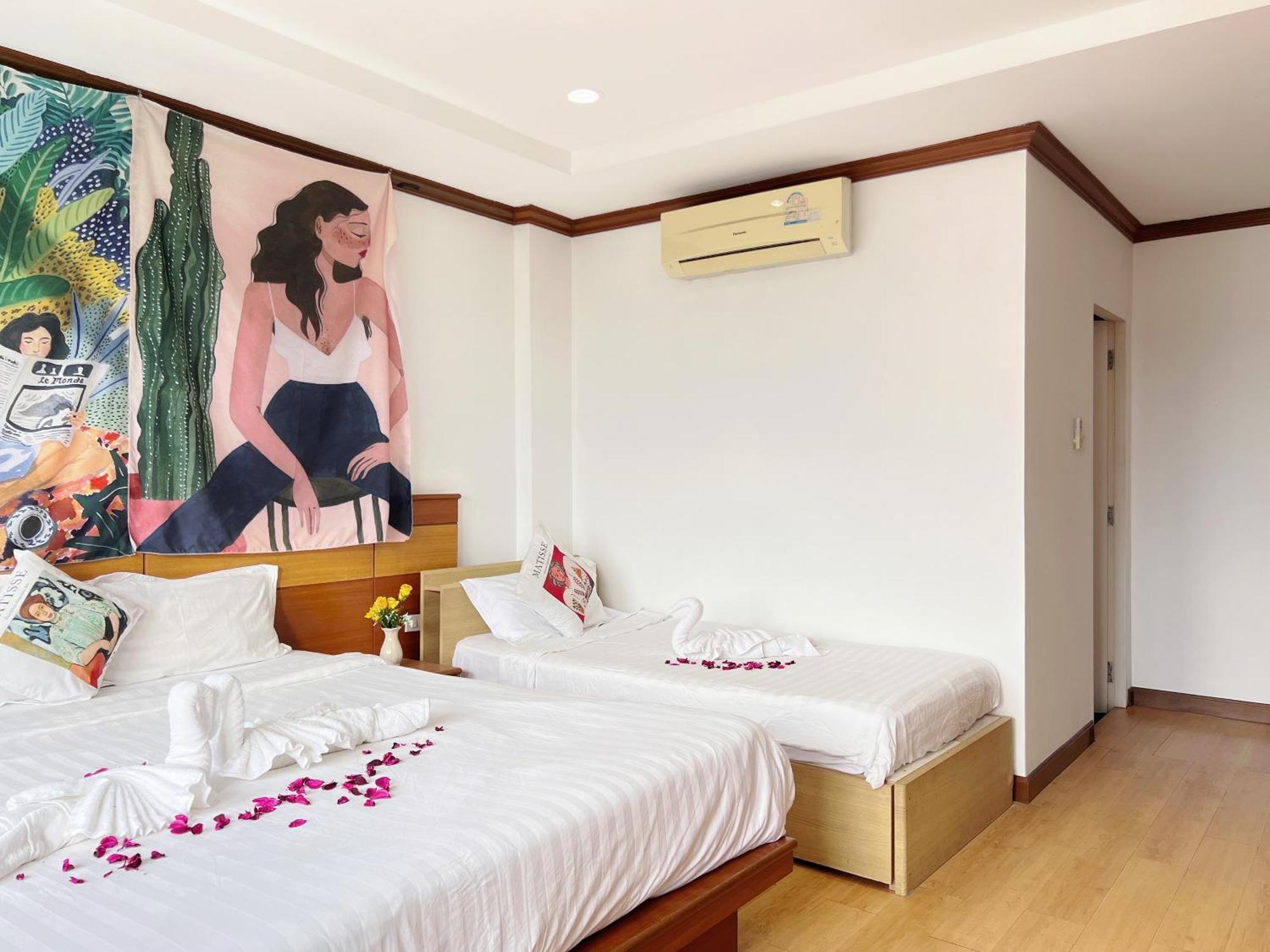 Lanting Hotel Patong Exterior photo