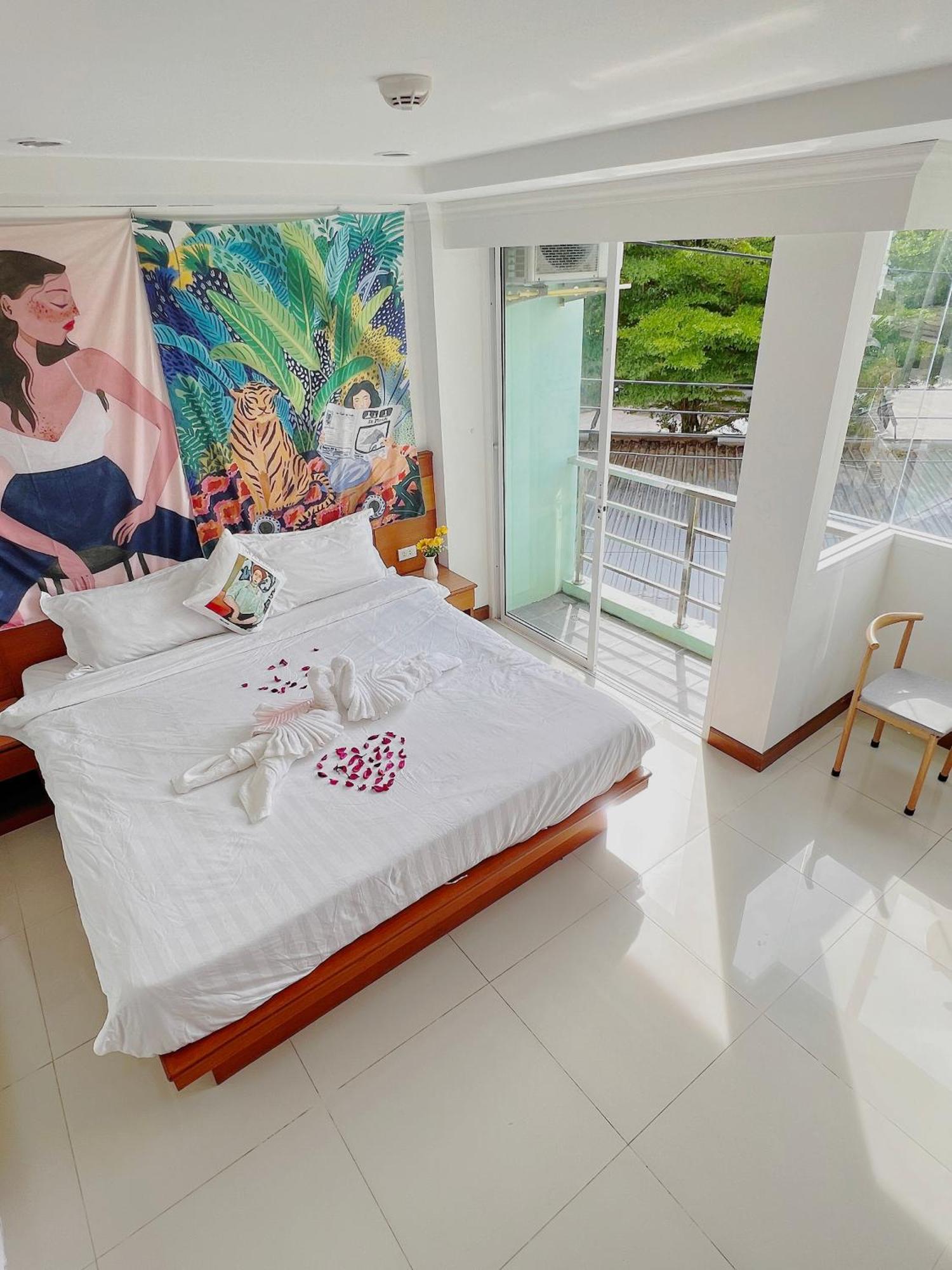 Lanting Hotel Patong Exterior photo