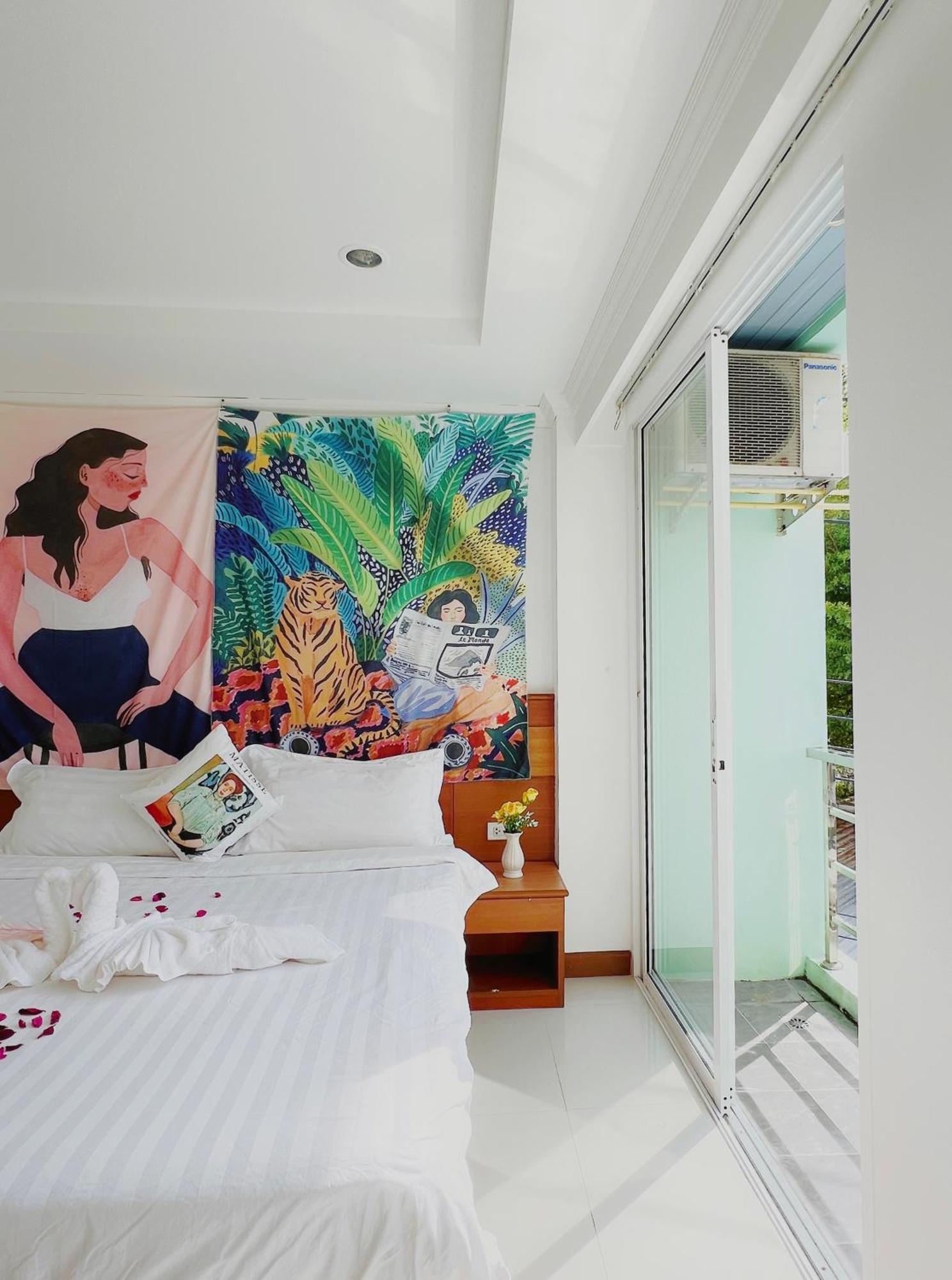 Lanting Hotel Patong Exterior photo